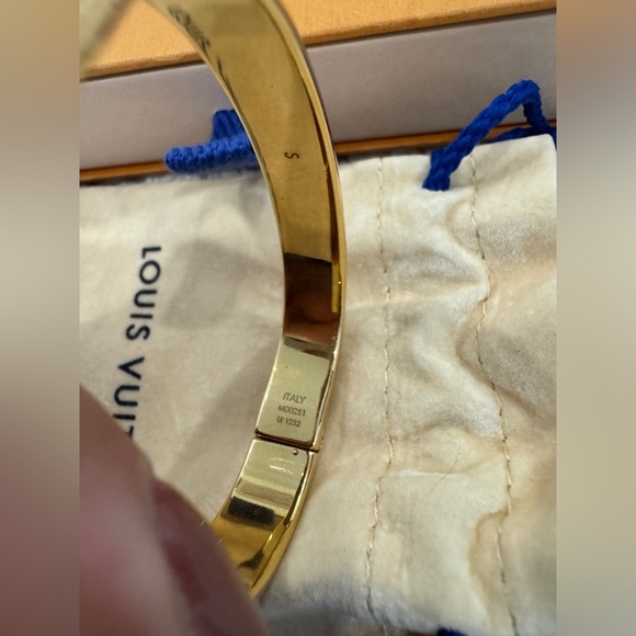Louis Vuitton gold monogram bracelet - Picture 5 of 5